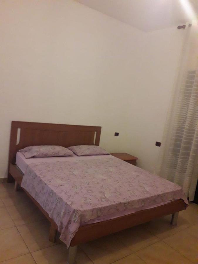 Vlora Apartments Bagian luar foto
