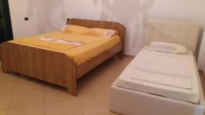 Vlora Apartments Bagian luar foto