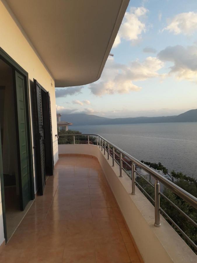Vlora Apartments Bagian luar foto