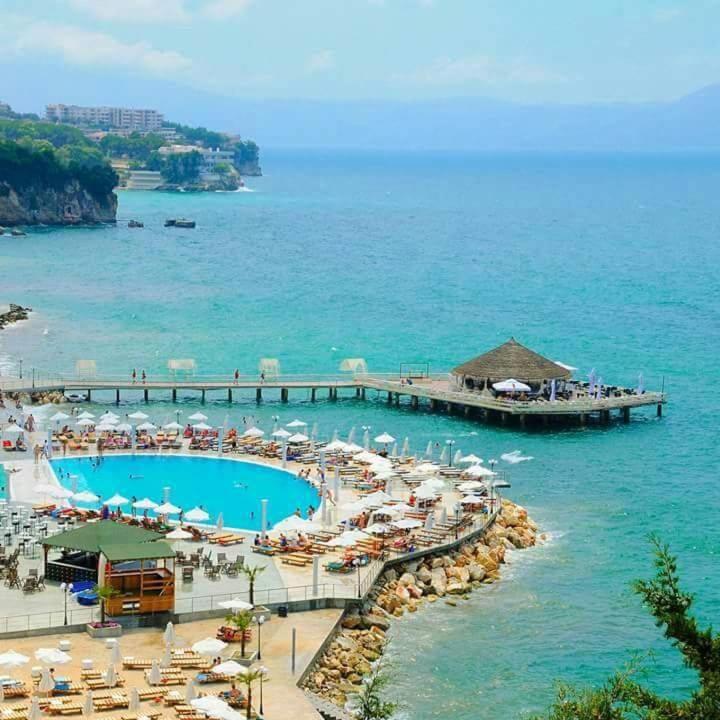 Vlora Apartments Bagian luar foto