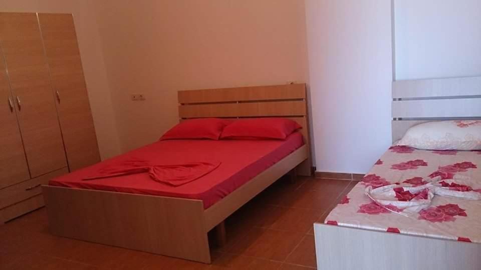 Vlora Apartments Bagian luar foto