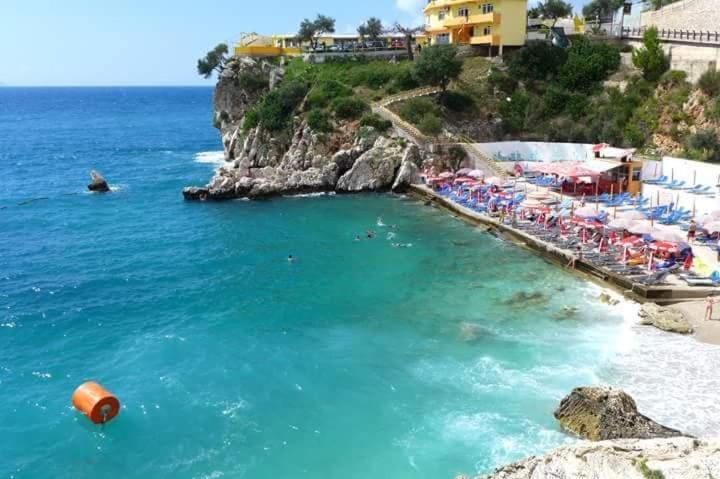 Vlora Apartments Bagian luar foto