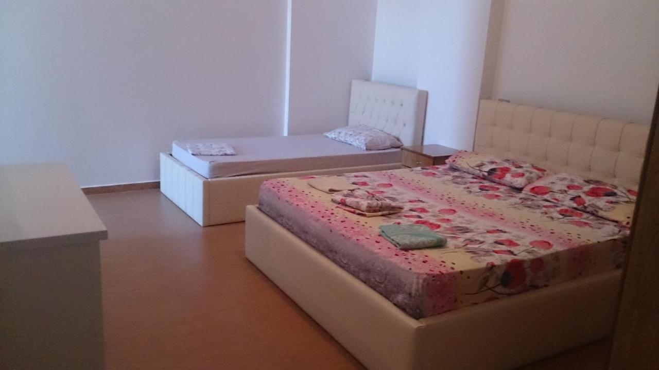 Vlora Apartments Bagian luar foto