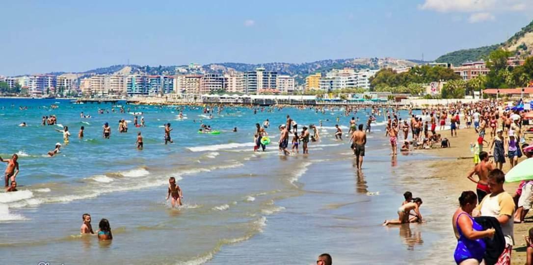 Vlora Apartments Bagian luar foto